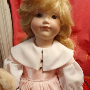 Vintage Franklin Mint Goldilocks doll